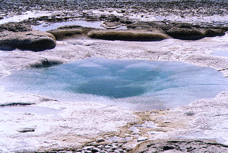 3 Blue Pool.JPG (382274 bytes)
